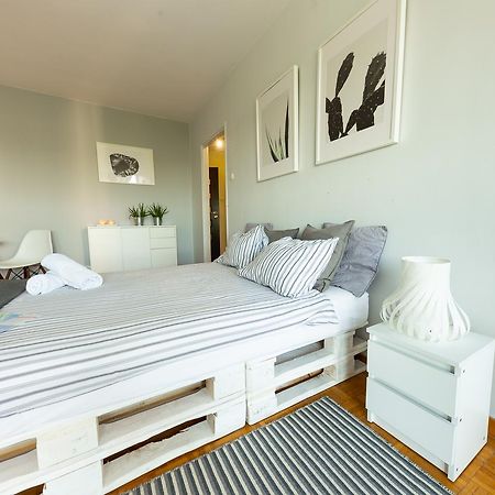 Warszawa Apartamenty - Promyk Bagian luar foto